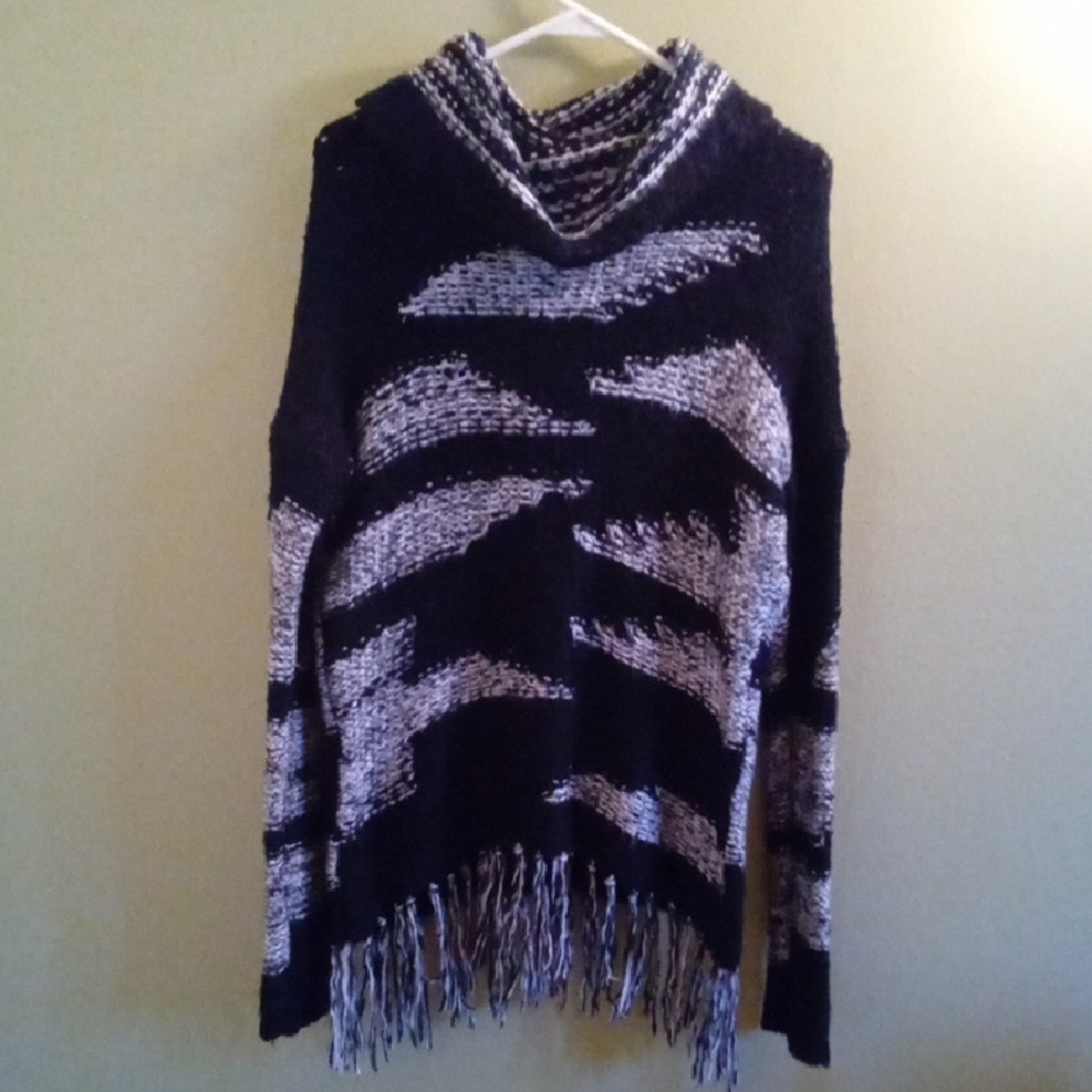 Womans M VENUS Black and White Turtleneck Sweater with Fringe Cableknit Boho